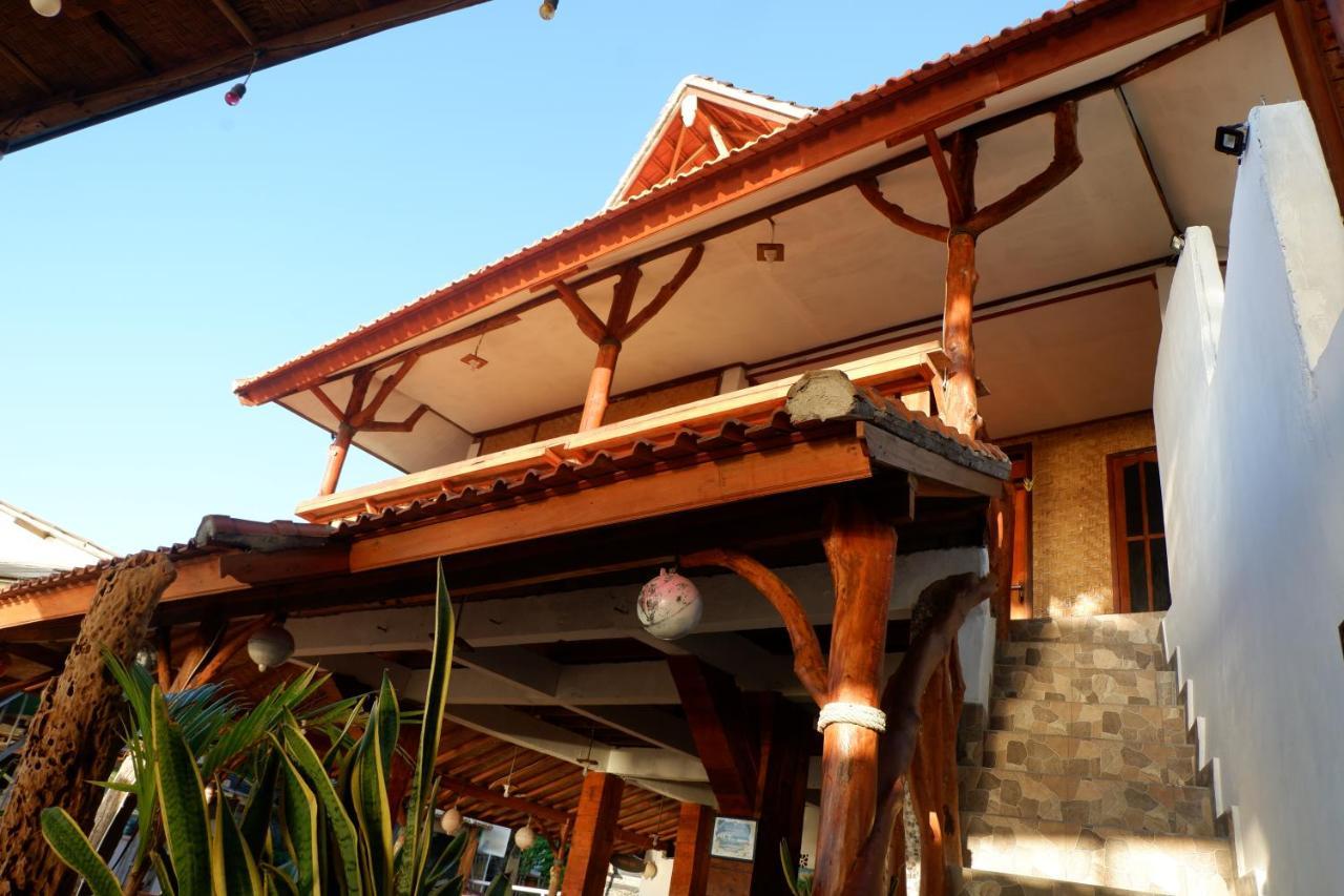 Hôtel Santai Warung Bali à Jimbaran Extérieur photo